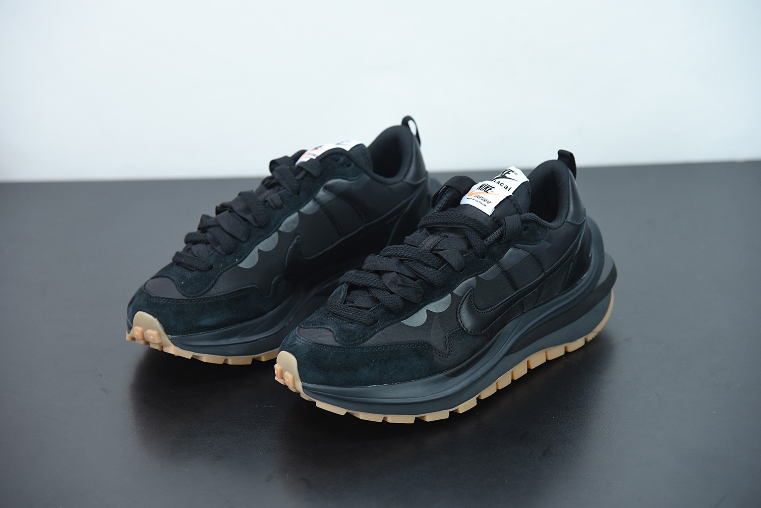 Nike Vaporwaffle sacai Black Gum Nike Vaporwaffle sacai Black Gum