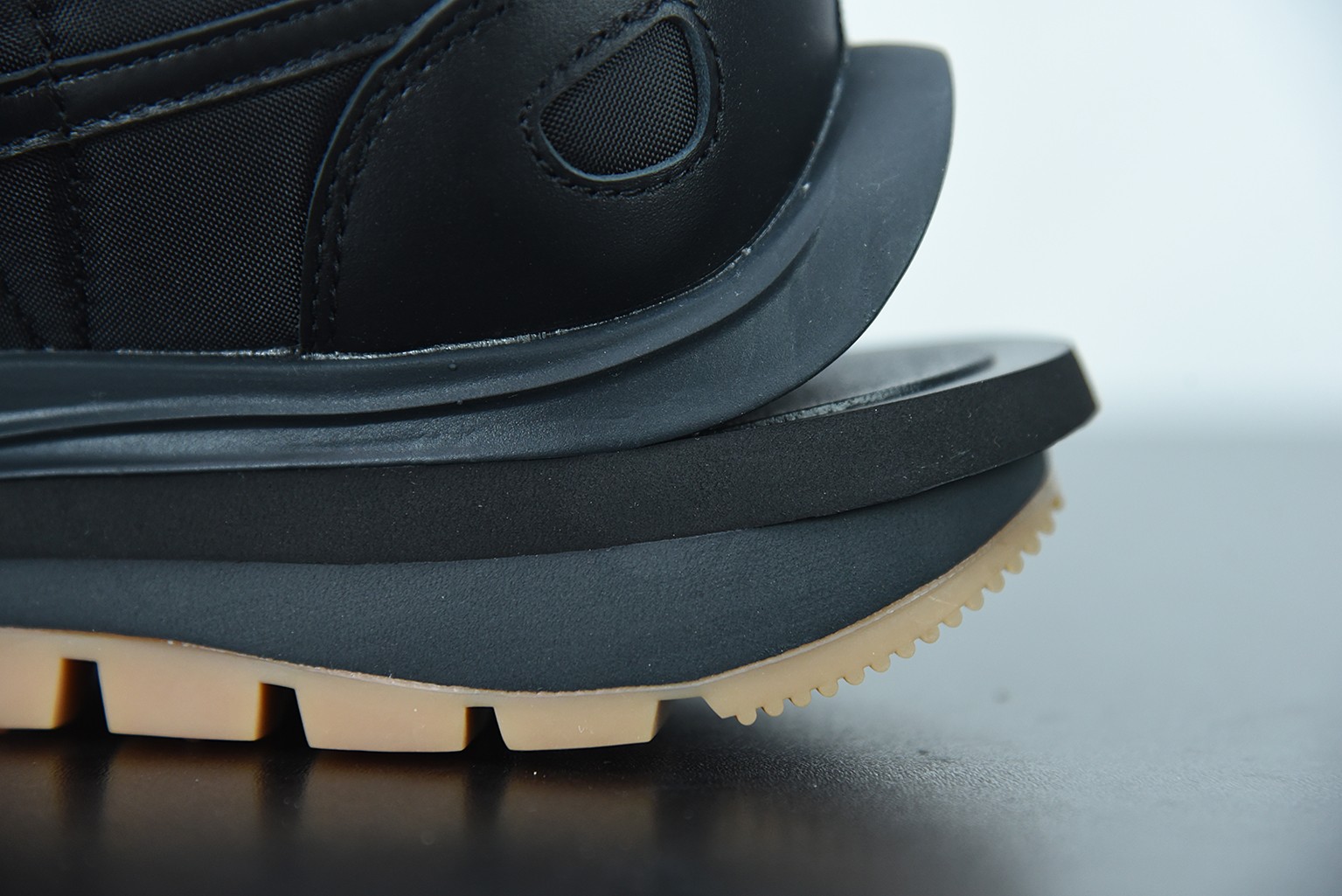 Nike Vaporwaffle sacai Black Gum Nike Vaporwaffle sacai Black Gum