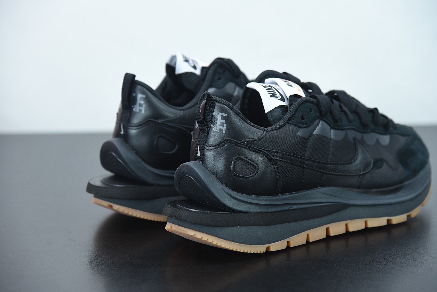 Nike Vaporwaffle sacai Black Gum Nike Vaporwaffle sacai Black Gum