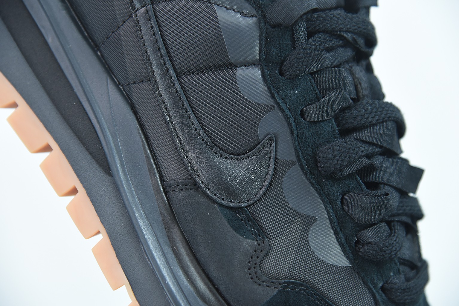 Nike Vaporwaffle sacai Black Gum Nike Vaporwaffle sacai Black Gum