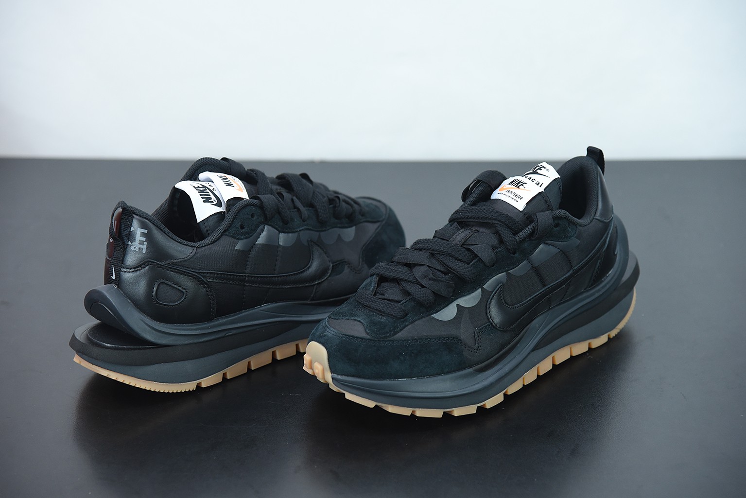 Nike Vaporwaffle sacai Black Gum Nike Vaporwaffle sacai Black Gum