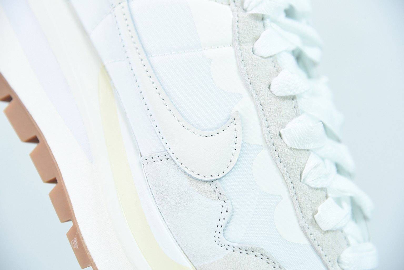 Nike Vaporwaffle sacai Sail Gum Nike Vaporwaffle sacai Sail Gum