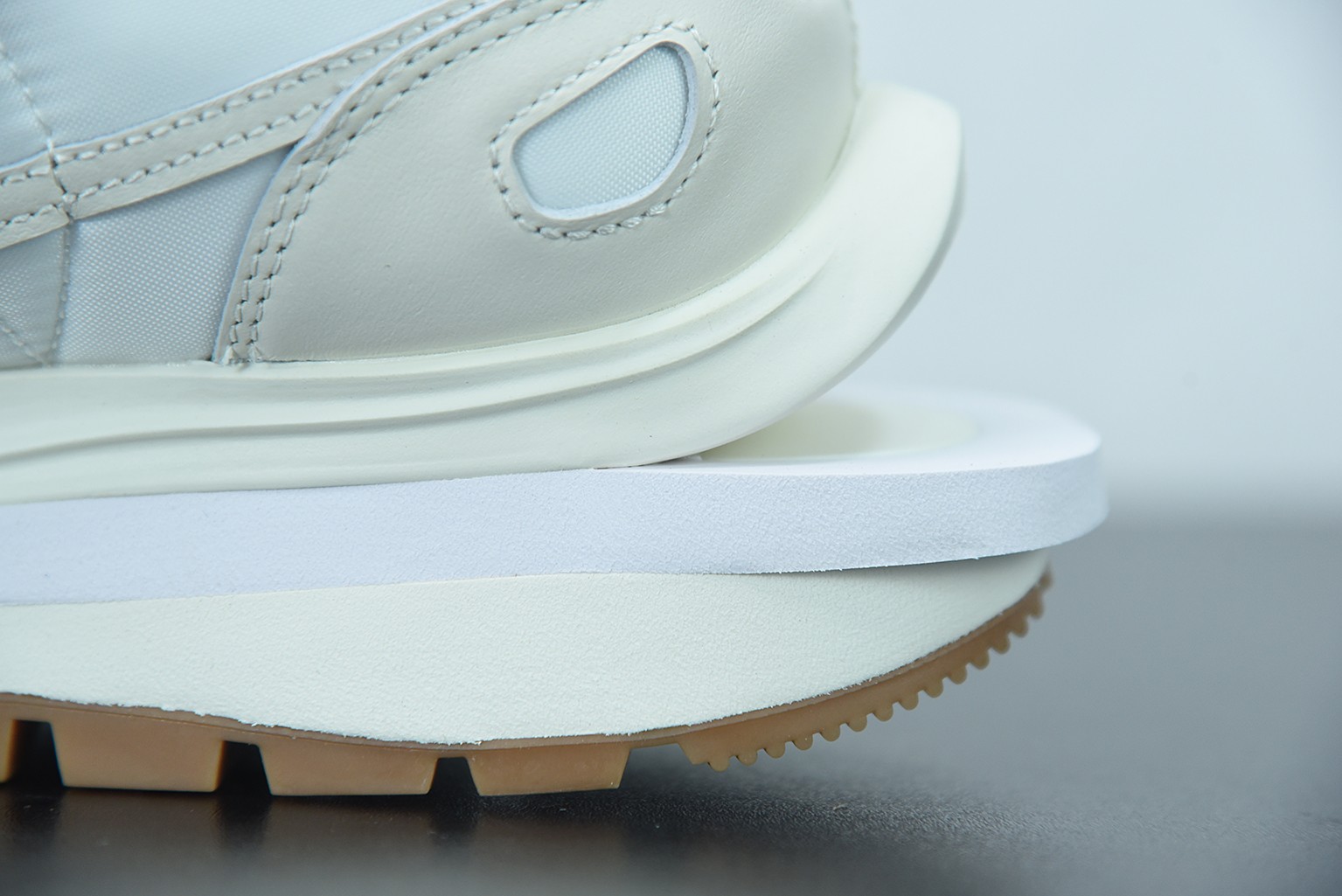 Nike Vaporwaffle sacai Sail Gum Nike Vaporwaffle sacai Sail Gum
