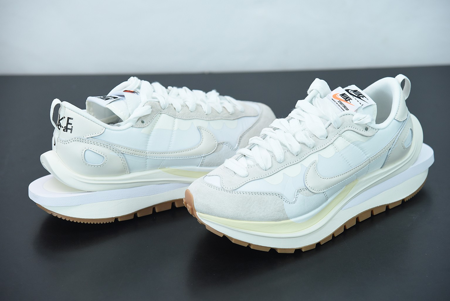 Nike Vaporwaffle sacai Sail Gum Nike Vaporwaffle sacai Sail Gum