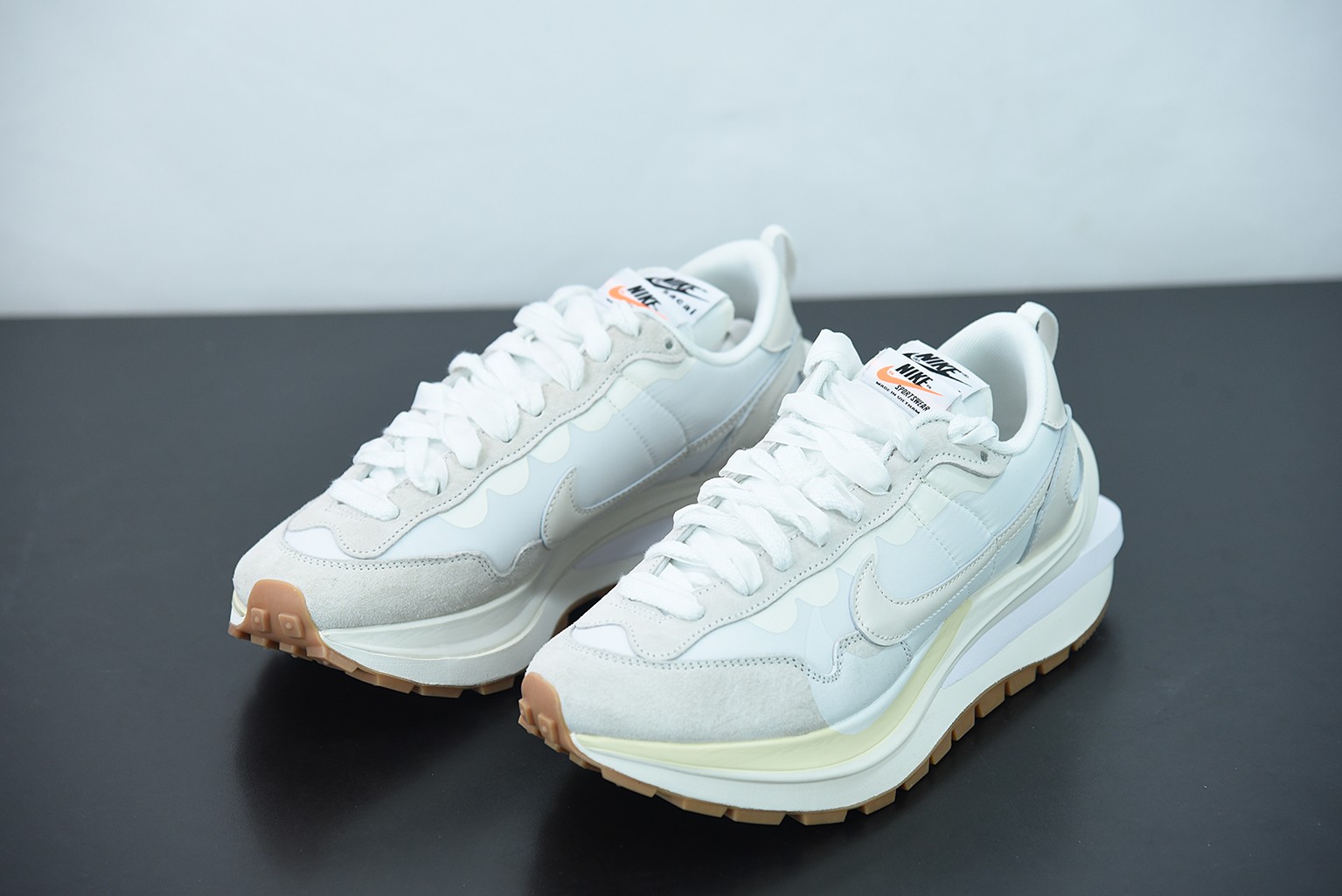 Nike Vaporwaffle sacai Sail Gum Nike Vaporwaffle sacai Sail Gum