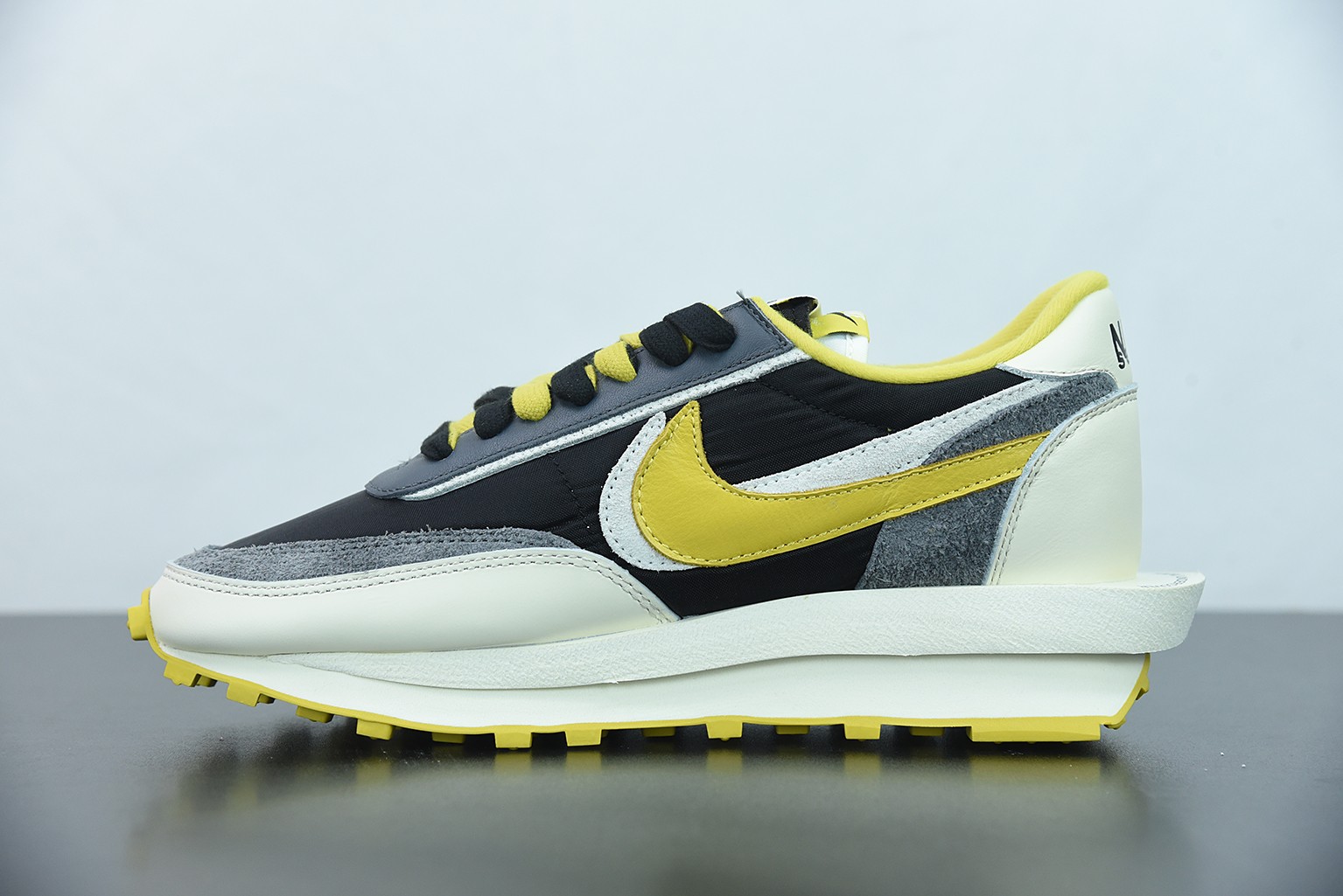 Nike Vaporwaffle sacai Undercover Black Bright Citron Nike Vaporwaffle sacai Undercover Black Bright Citron