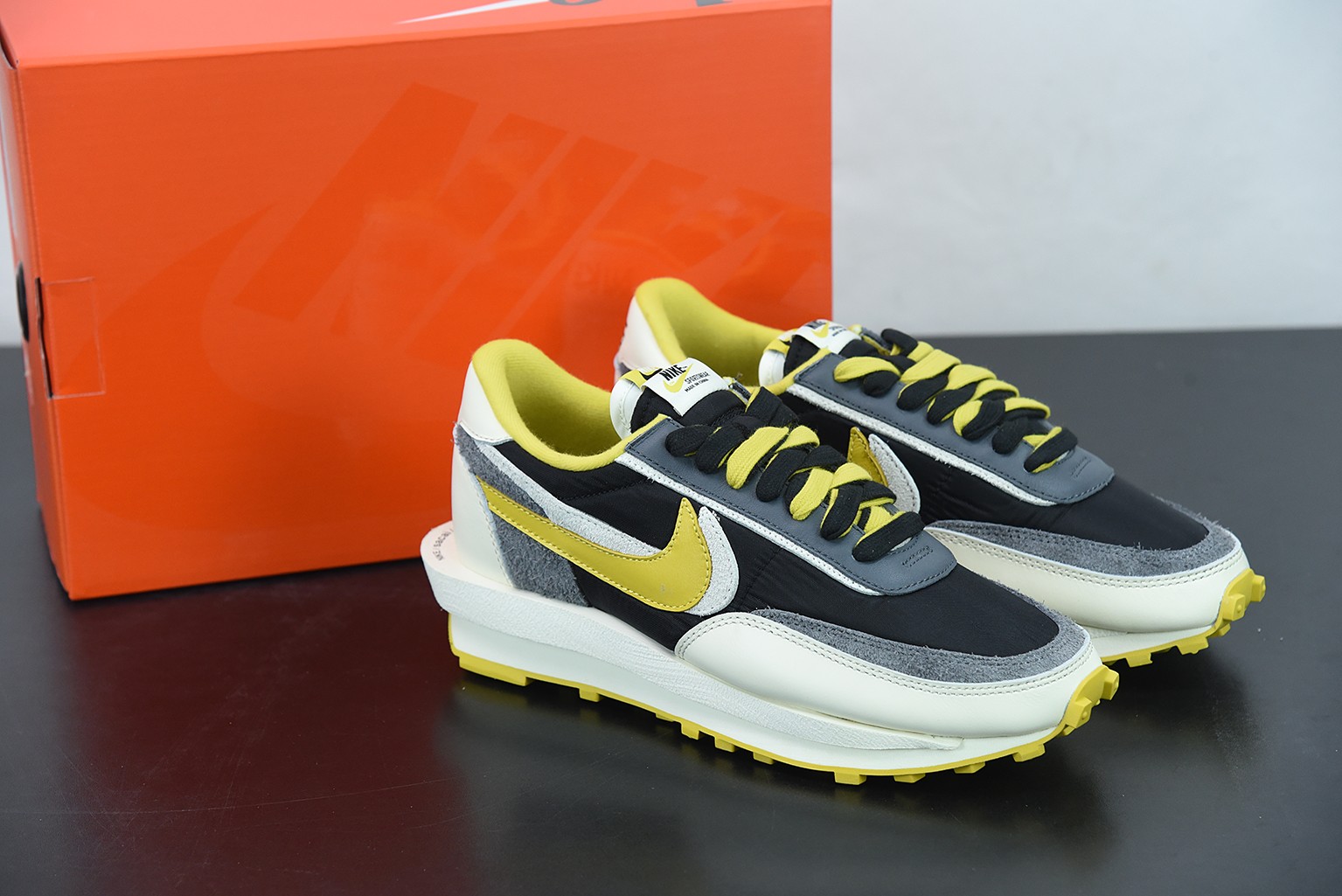 Nike Vaporwaffle sacai Undercover Black Bright Citron Nike Vaporwaffle sacai Undercover Black Bright Citron