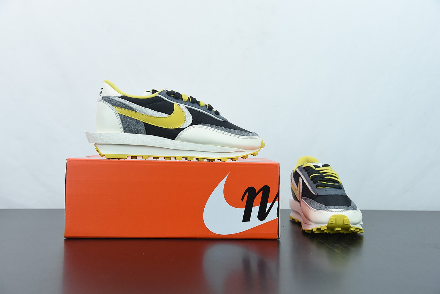 Nike Vaporwaffle sacai Undercover Black Bright Citron Nike Vaporwaffle sacai Undercover Black Bright Citron