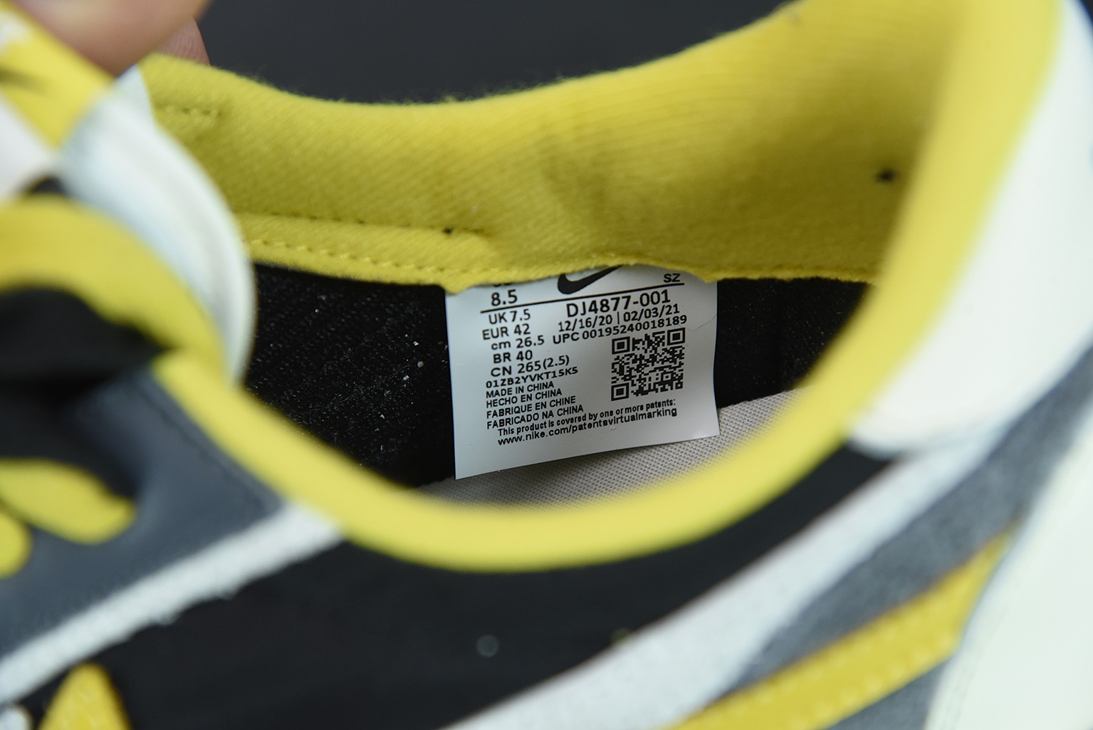 Nike Vaporwaffle sacai Undercover Black Bright Citron Nike Vaporwaffle sacai Undercover Black Bright Citron