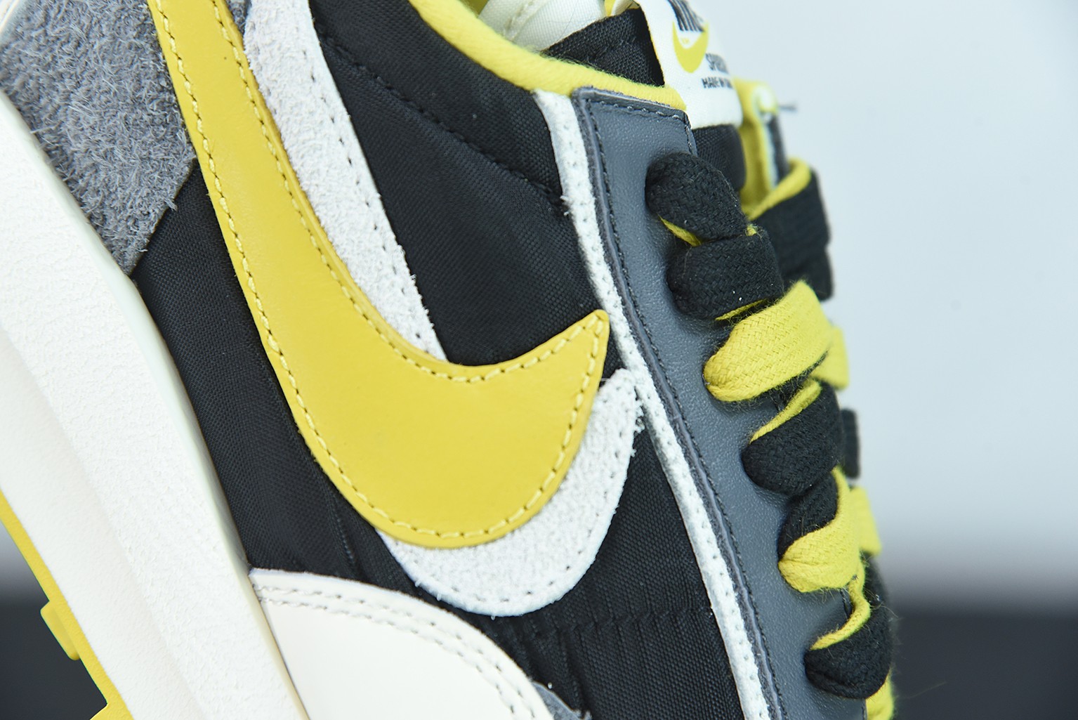 Nike Vaporwaffle sacai Undercover Black Bright Citron Nike Vaporwaffle sacai Undercover Black Bright Citron
