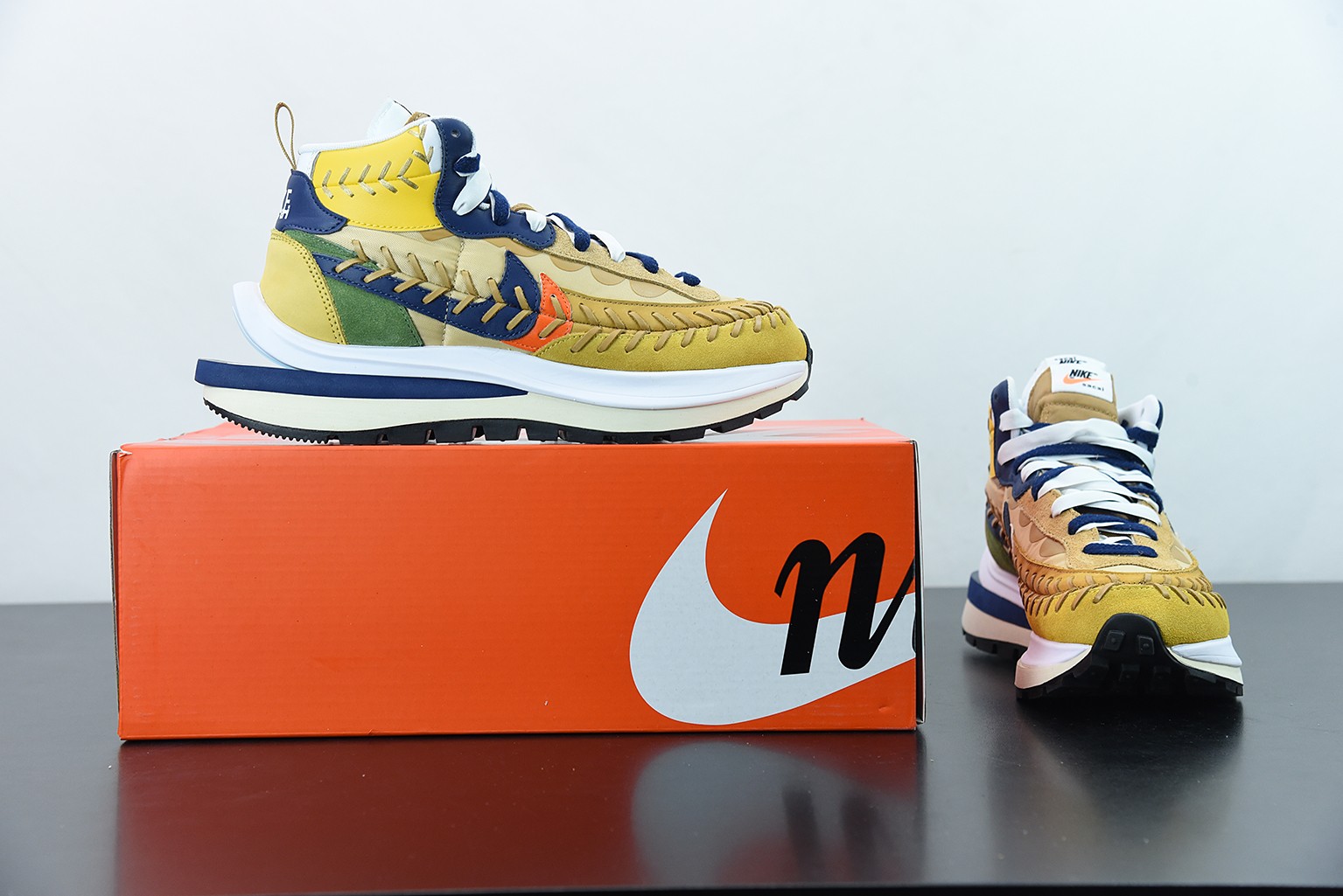 Nike Vaporwaffle sacai Jean Paul Gaultier Sesame Blue Nike Vaporwaffle sacai Jean Paul Gaultier Sesame Blue