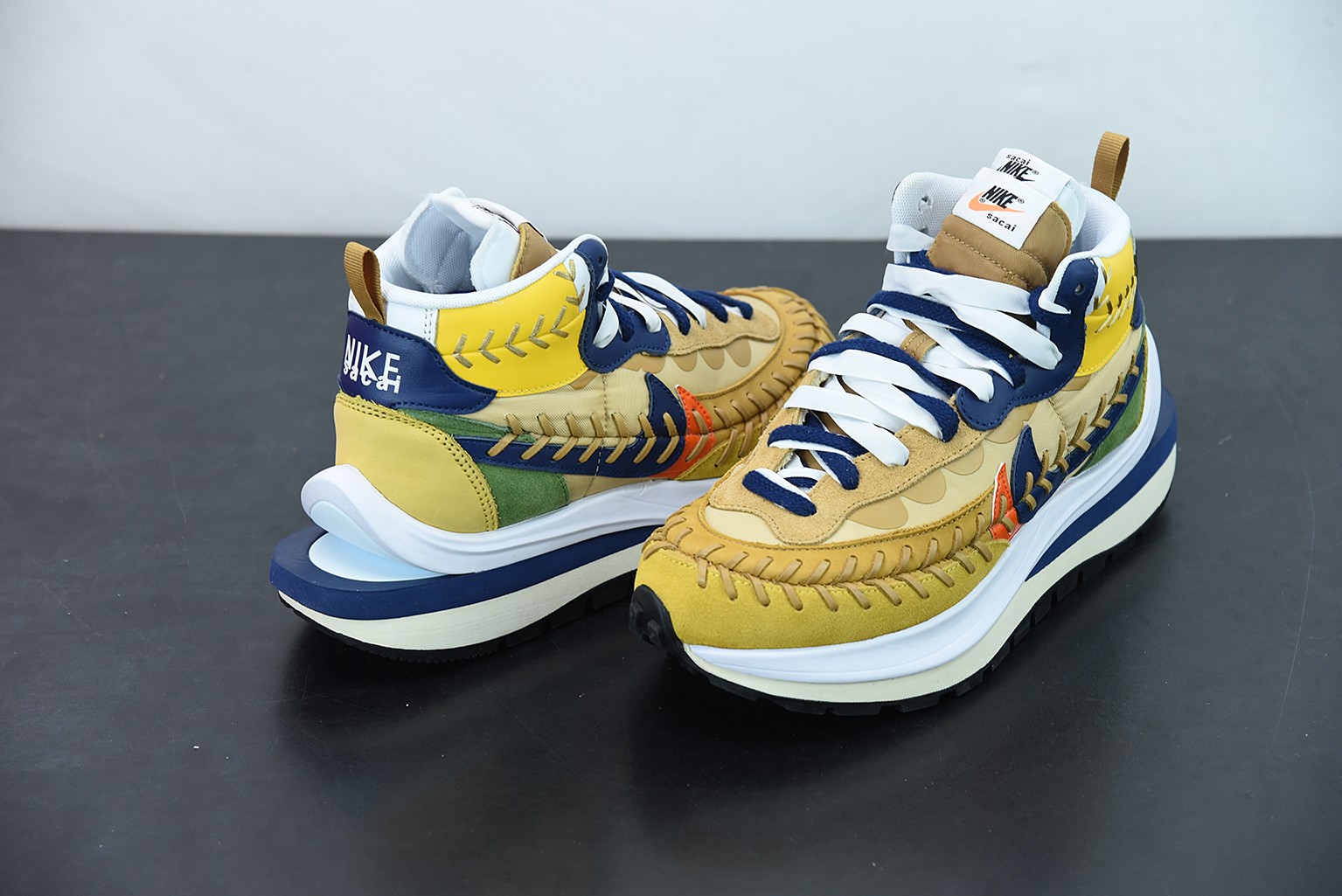 Nike Vaporwaffle sacai Jean Paul Gaultier Sesame Blue Nike Vaporwaffle sacai Jean Paul Gaultier Sesame Blue