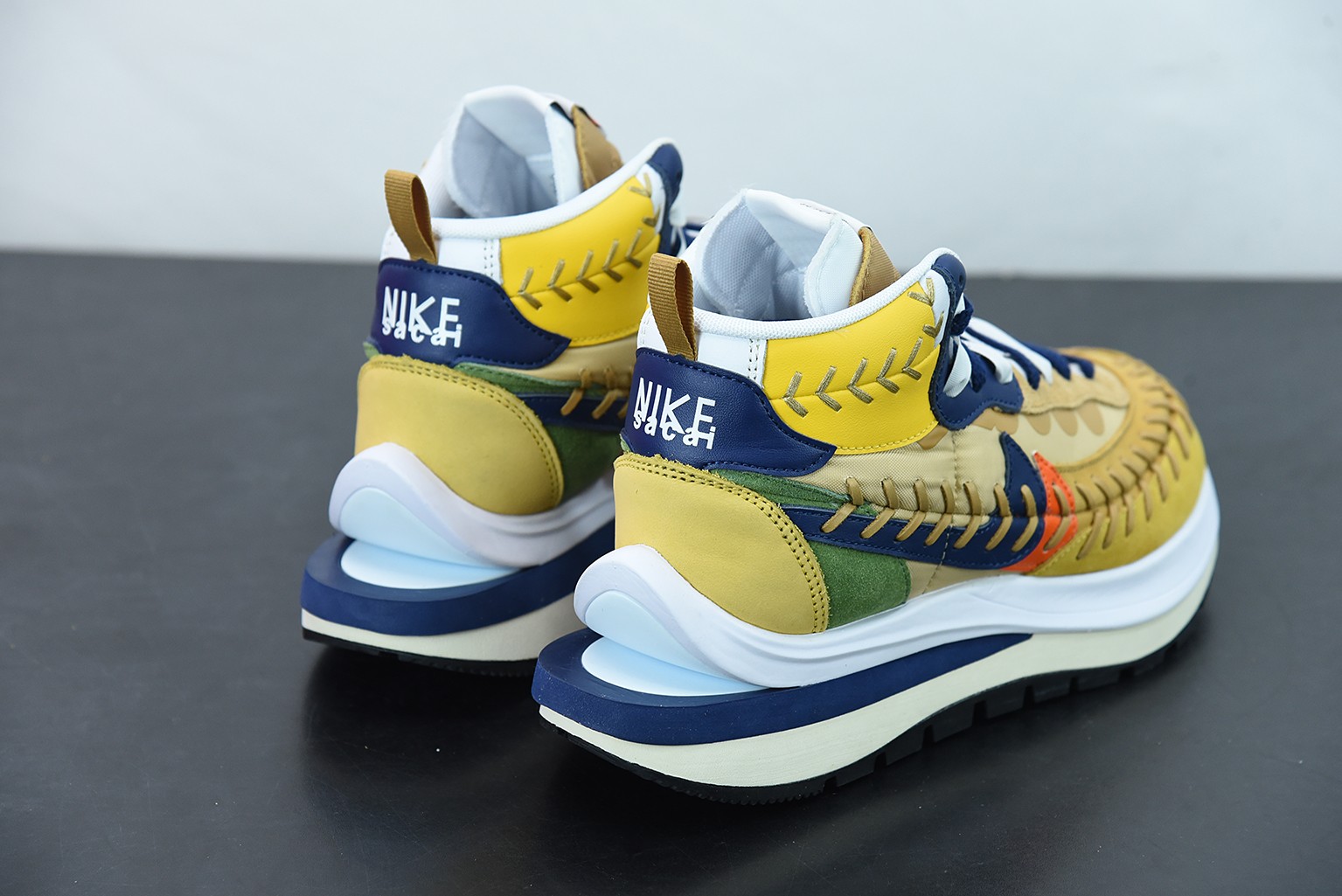 Nike Vaporwaffle sacai Jean Paul Gaultier Sesame Blue Nike Vaporwaffle sacai Jean Paul Gaultier Sesame Blue