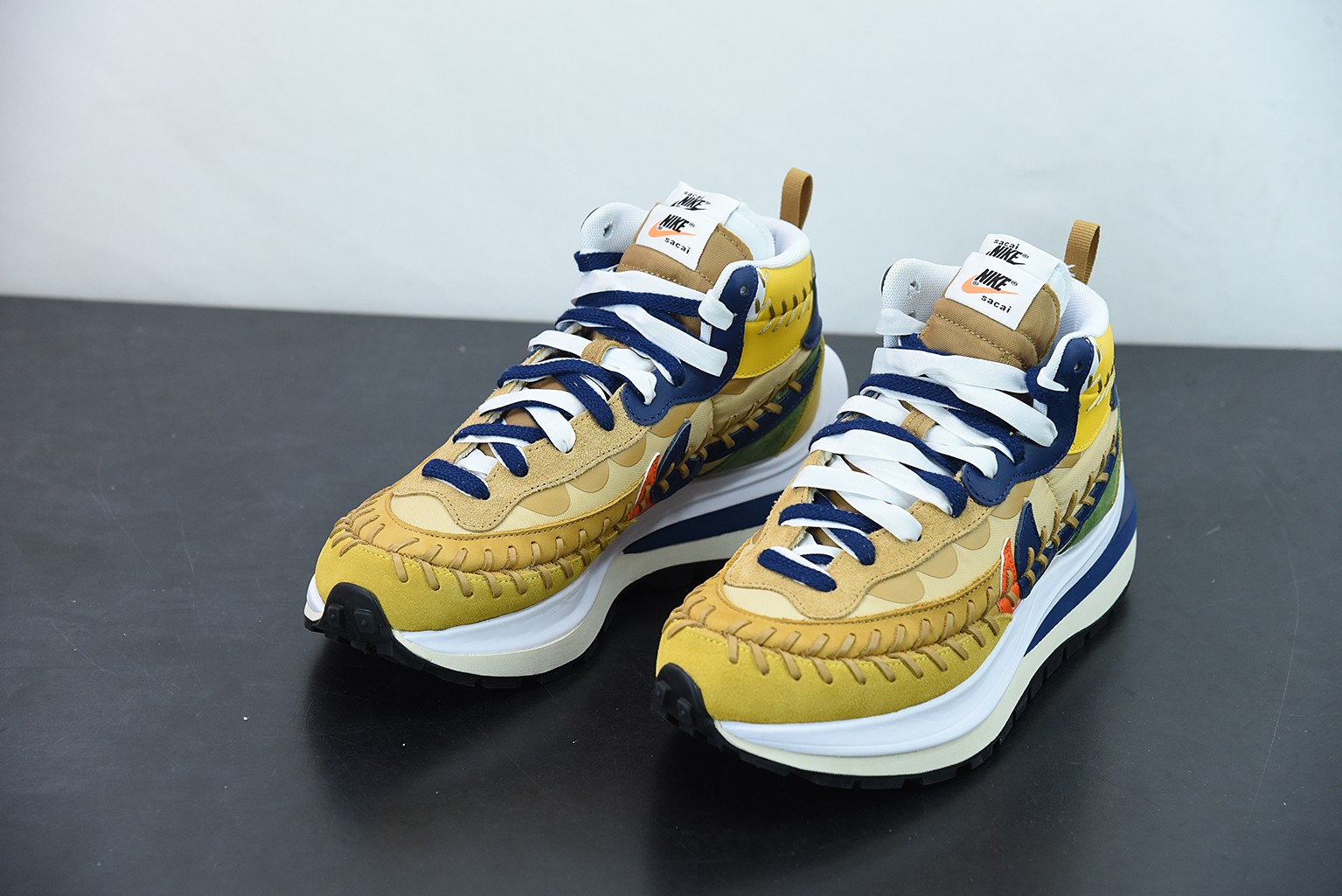 Nike Vaporwaffle sacai Jean Paul Gaultier Sesame Blue Nike Vaporwaffle sacai Jean Paul Gaultier Sesame Blue