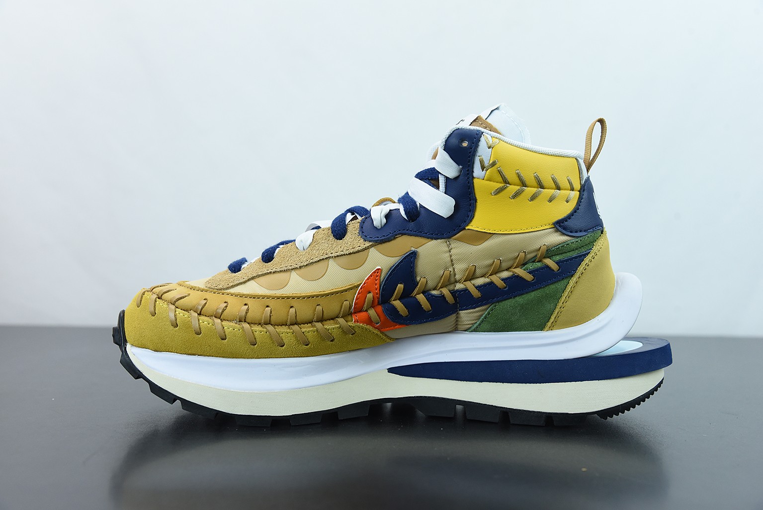 Nike Vaporwaffle sacai Jean Paul Gaultier Sesame Blue Nike Vaporwaffle sacai Jean Paul Gaultier Sesame Blue