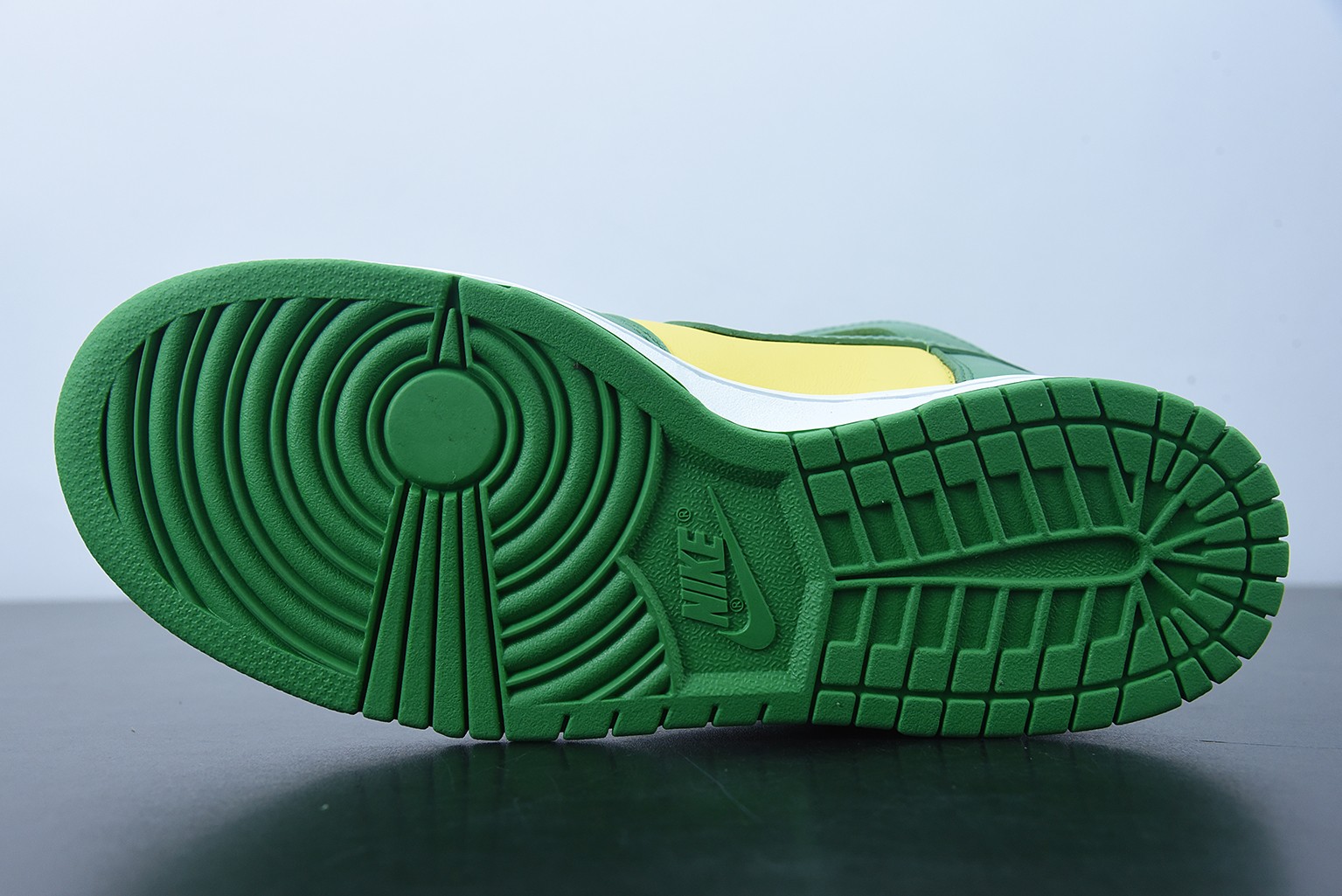 Nike SB Dunk High Supreme By Any Means Brazil Nike SB Dunk High Supreme By Any Means Brazil