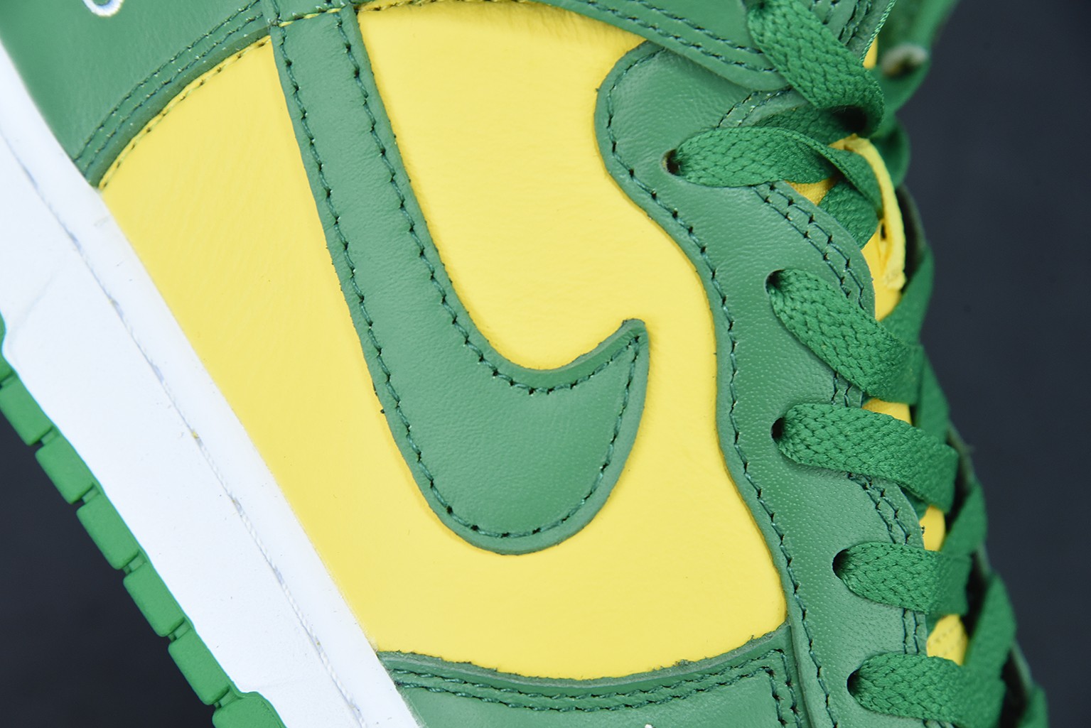 Nike SB Dunk High Supreme By Any Means Brazil Nike SB Dunk High Supreme By Any Means Brazil