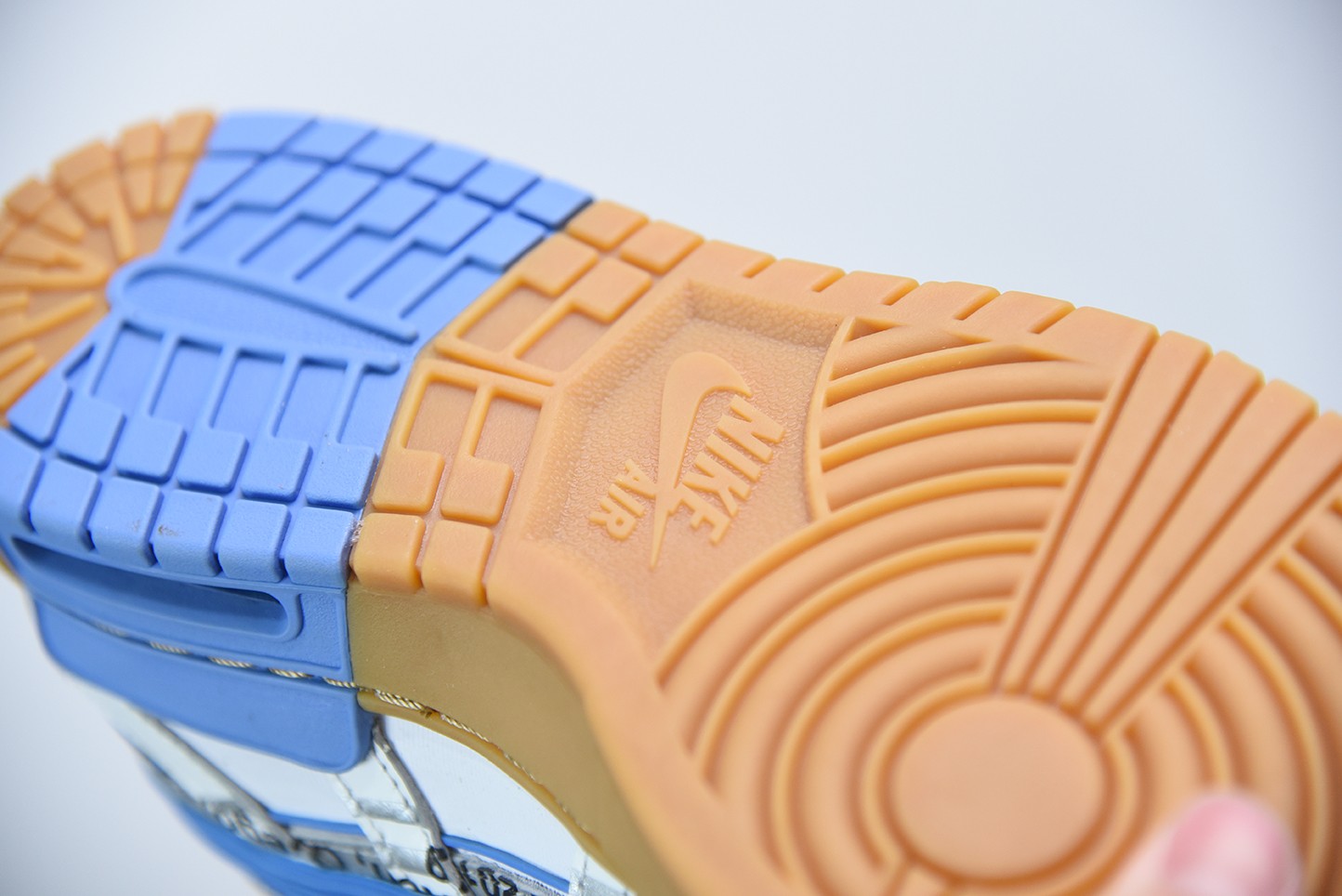 Nike Air Rubber Dunk Off-White UNC Nike Air Rubber Dunk Off-White UNC
