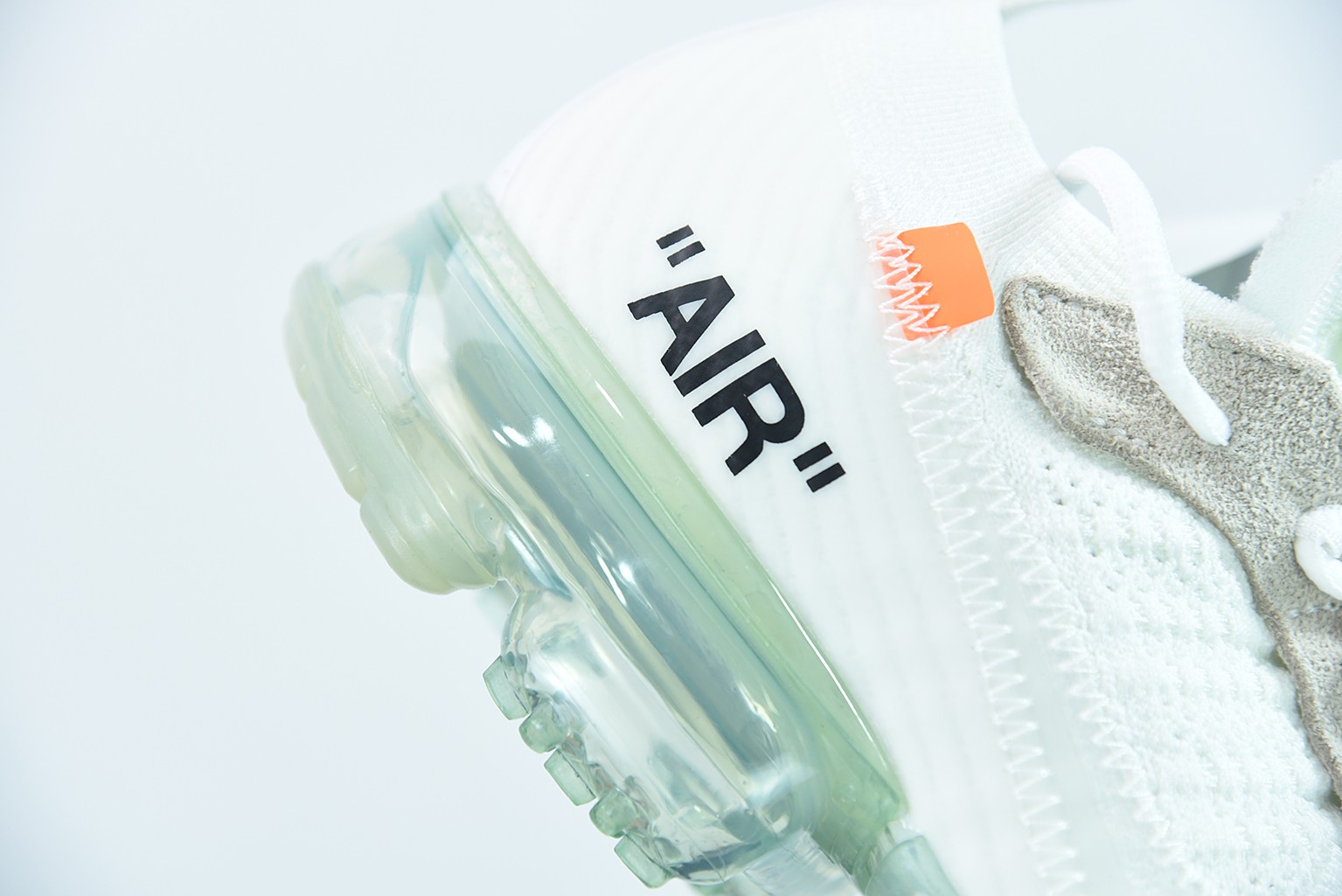 Nike Air VaporMax Off-White (2018) Nike Air VaporMax Off-White (2018)