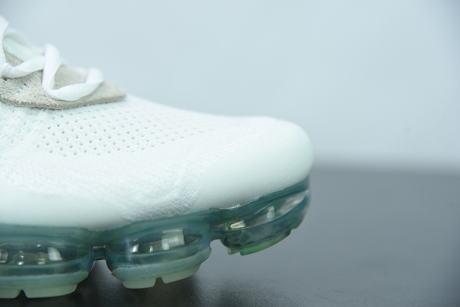 Nike Air VaporMax Off-White (2018) Nike Air VaporMax Off-White (2018)