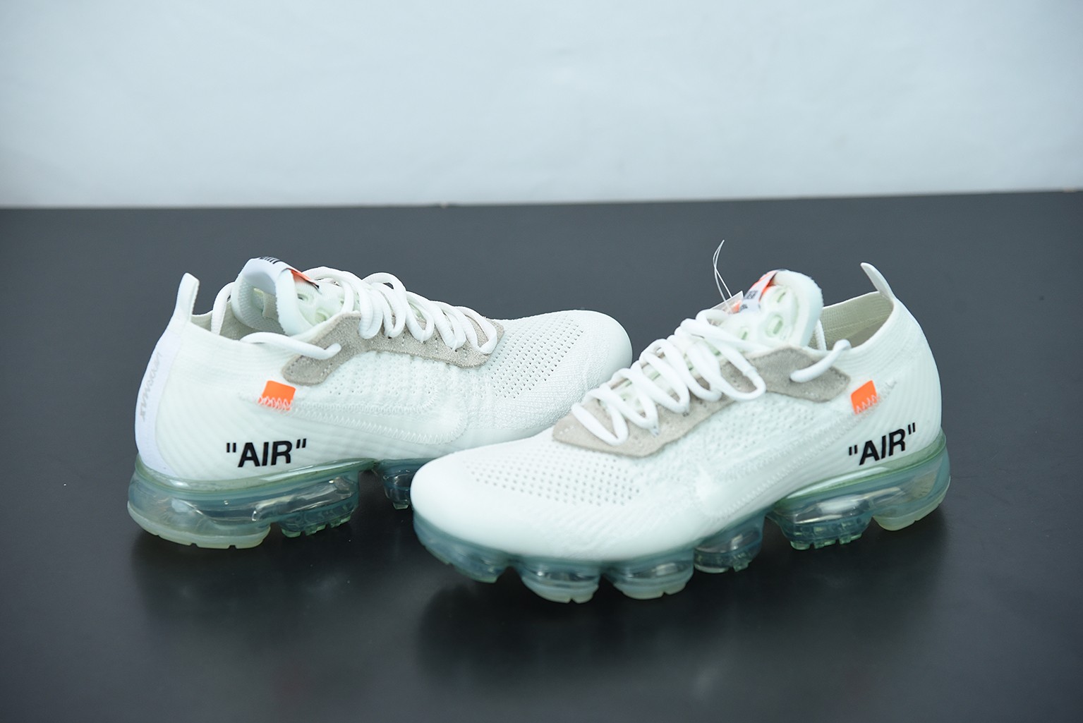 Nike Air VaporMax Off-White (2018) Nike Air VaporMax Off-White (2018)