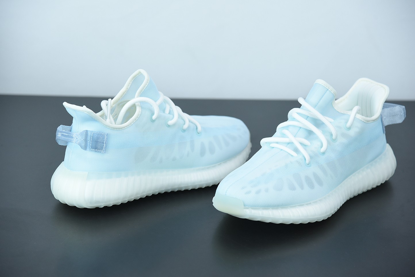 adidas yeezy Boost 350 V2 Mono Lce adidas yeezy Boost 350 V2 Mono Lce