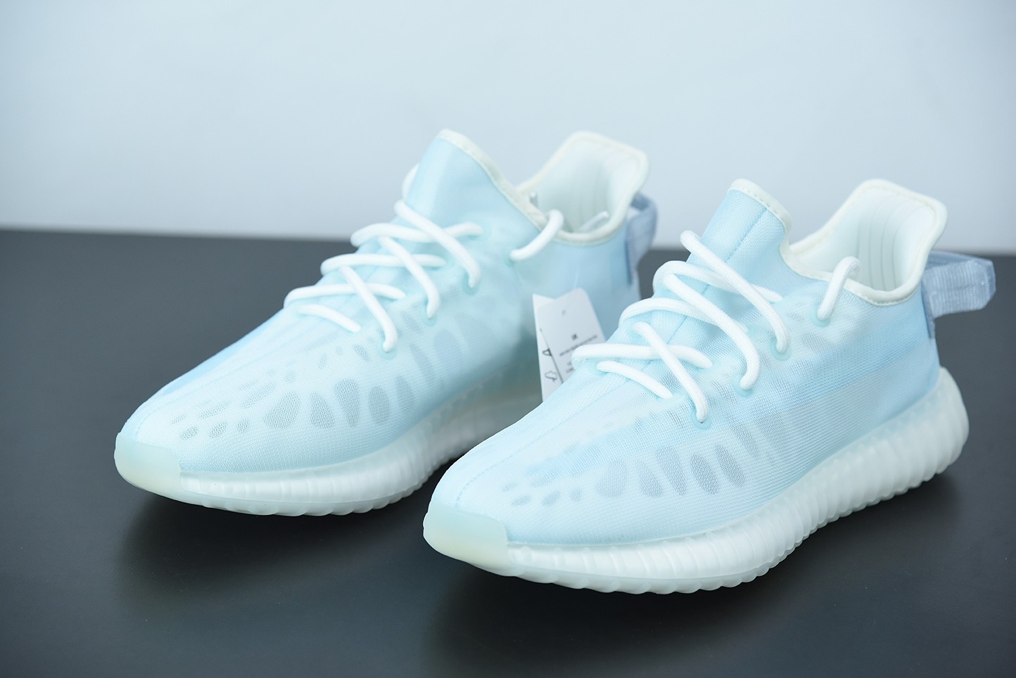 adidas yeezy Boost 350 V2 Mono Lce adidas yeezy Boost 350 V2 Mono Lce