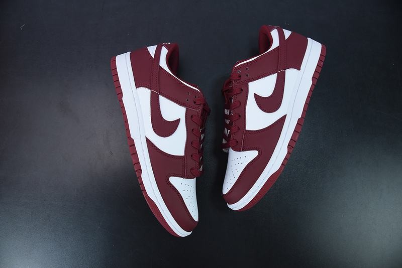 NiKe Dunk Low Team Red NiKe Dunk Low Team Red