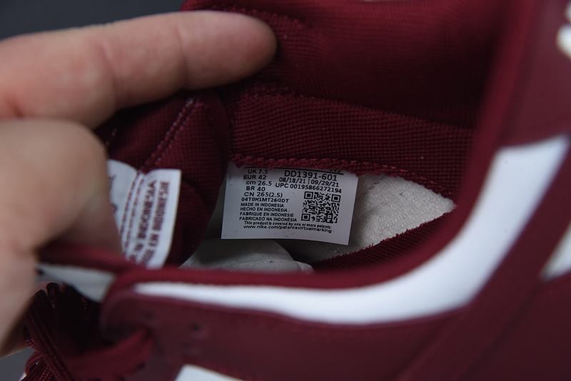 NiKe Dunk Low Team Red NiKe Dunk Low Team Red