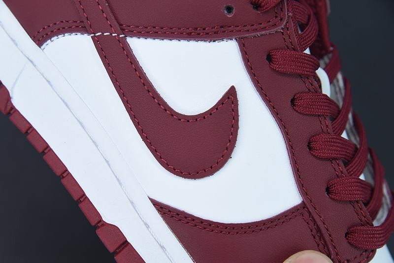NiKe Dunk Low Team Red NiKe Dunk Low Team Red