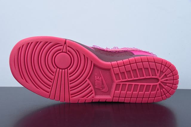 Nike Dunk Low Valentine’s Day Nike Dunk Low Valentine’s Day