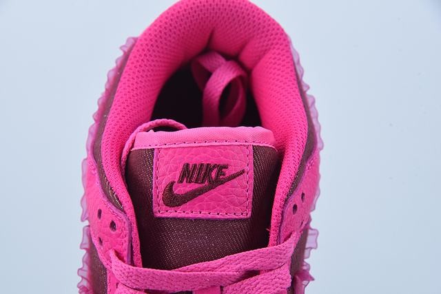 Nike Dunk Low Valentine’s Day Nike Dunk Low Valentine’s Day