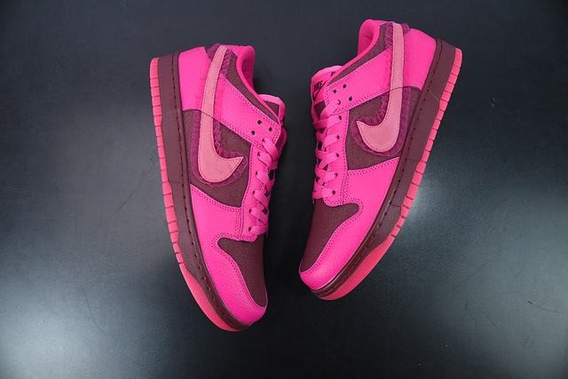 Nike Dunk Low Valentine’s Day Nike Dunk Low Valentine’s Day
