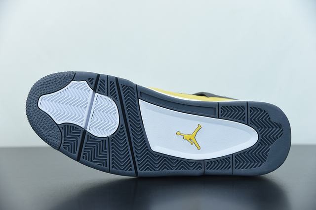 Jordan 4 Retro Lightning (2021) Jordan 4 Retro Lightning (2021)