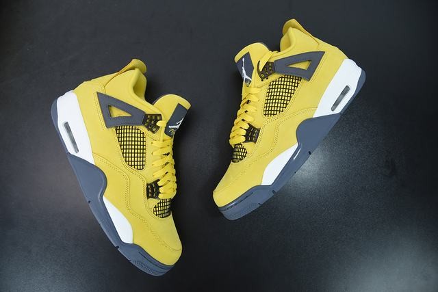 Jordan 4 Retro Lightning (2021) Jordan 4 Retro Lightning (2021)