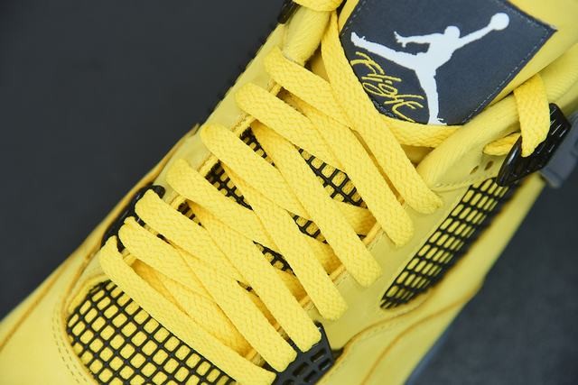 Jordan 4 Retro Lightning (2021) Jordan 4 Retro Lightning (2021)