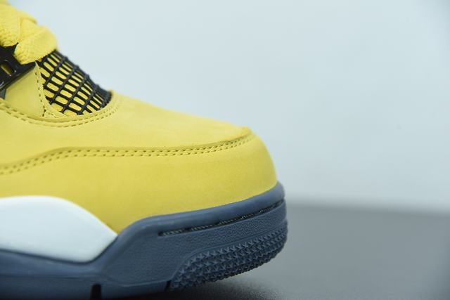 Jordan 4 Retro Lightning (2021) Jordan 4 Retro Lightning (2021)