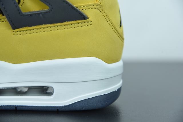 Jordan 4 Retro Lightning (2021) Jordan 4 Retro Lightning (2021)