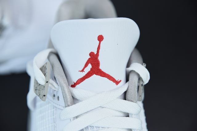 Air Jordan 4“White Oreo Air Jordan 4“White Oreo