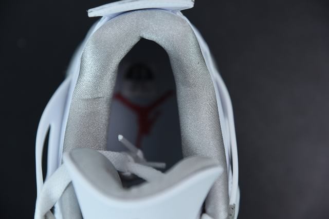 Air Jordan 4“White Oreo Air Jordan 4“White Oreo