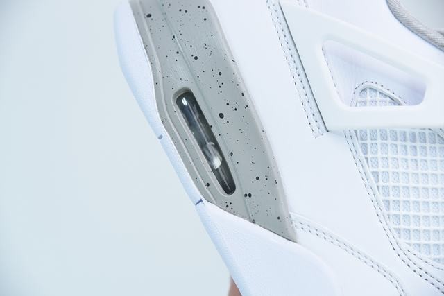 Air Jordan 4“White Oreo Air Jordan 4“White Oreo