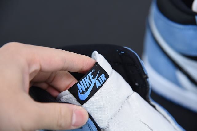 Air Jordan 1 High OG “University Blue Air Jordan 1 High OG “University Blue