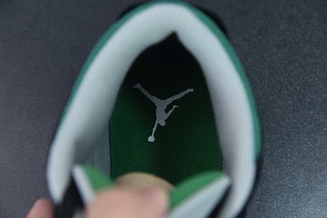 Air Jordan 3 “Pine Green Air Jordan 3 “Pine Green