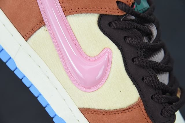 Nk SB Dunk Low Pro QS Nk SB Dunk Low Pro QS