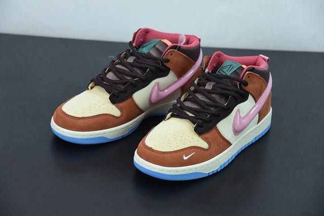 Nk SB Dunk Low Pro QS Nk SB Dunk Low Pro QS