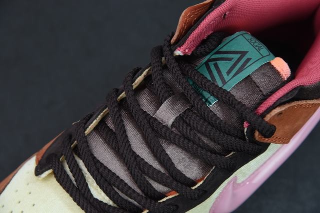 Nk SB Dunk Low Pro QS Nk SB Dunk Low Pro QS