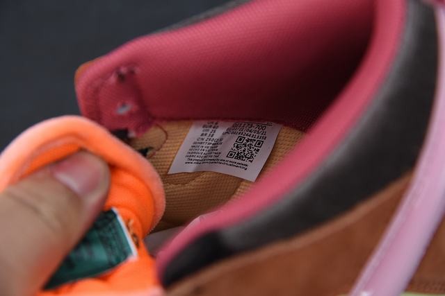 Nk SB Dunk Low Pro QS Nk SB Dunk Low Pro QS