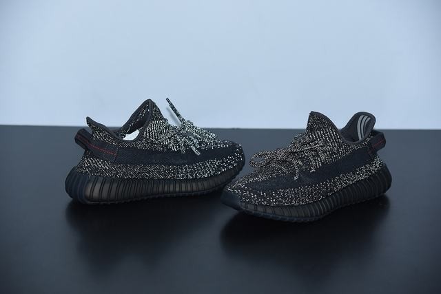 YEEZY BOOST 350 V2 “Static” YEEZY BOOST 350 V2 “Static”