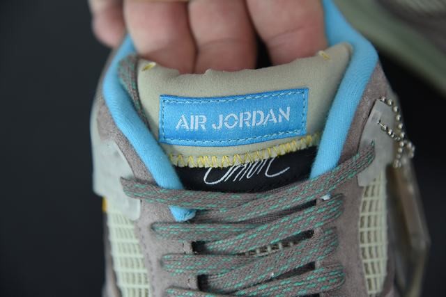 Air Jordan 4“ Taupe Haze” Air Jordan 4“ Taupe Haze”