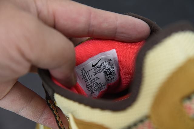 Travis Scott x Nike Air Max 1 Colorway Has Surfaced (LGR) Travis Scott x Nike Air Max 1 Colorway Has Surfaced (LGR)
